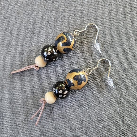 New handmade Necklace and earrings set - Picture 4 of 9